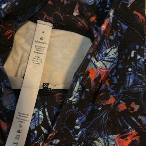 Lululemon wunder under leggings dark floral size 4 28” - Picture 4 of 4